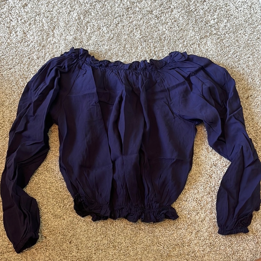 Off the shoulder long sleeve navy blue shirt